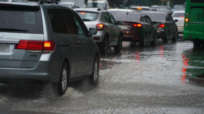 Дождь с грозой и сильный ветер пообещали в крупнейших городах Казахстана