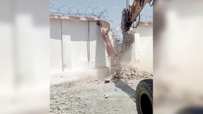 Узбекистан снес стену на границе с Кыргызстаном