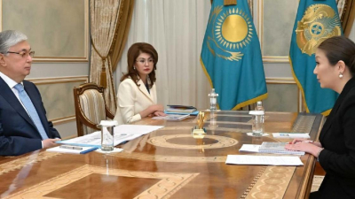 Токаев указал на проблему буллинга среди детей на встрече с детским омбудсменом