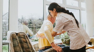 Какие выплаты положены казахстанцам, ухаживающим за инвалидами