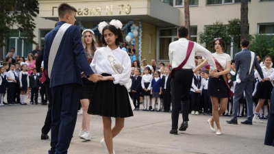 "Провели последний звонок раньше времени": в Минпросвещения выявили факты нарушения