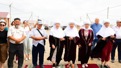 В Актюбинской области 30 семей, пострадавших от паводка, получили ключи от новых домов