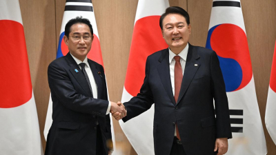 Япония вновь добавит Южную Корею в "белый список" торговых партнеров