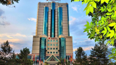 В здании первого пятизвездочного отеля Астаны расположат медвуз и общежитие (видео)