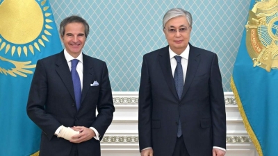 Токаев обсудил строительство АЭС в Казахстане с главой МАГАТЭ