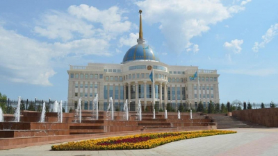 Какую роль играет Казахстан в отношениях между государствами Центральной Азии и Евросоюзом