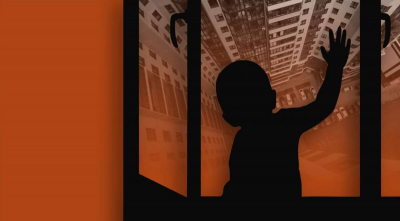 Ребенок выпал из окна в Костанайской области