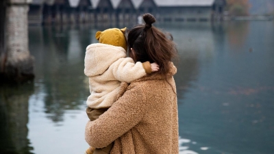 Снизить пенсионный возраст матерям казахстанцев с инвалидностью просят&nbsp;депутаты