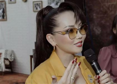 Баян Мақсатқызы "КешYОU" тобы арқылы бір жылда қанша табыс тапқанын айтты