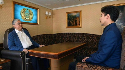 Димаш Кудайберген выложил фото с Токаевым