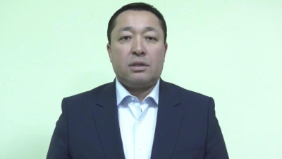 Аким Жанаозена обратился к собравшимся на площади горожанам