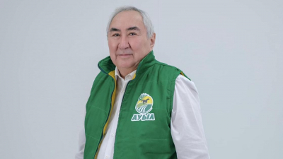 "Я много приношу пользы": Жигули Дайрабаев объяснил, почему не будет отказываться от мандата депутата