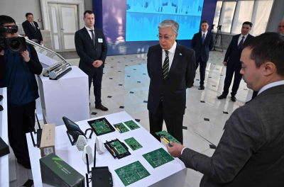 Президент ознакомился с ведущими предприятиями индустриального парка Астаны