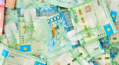 Тенге падает, несмотря на рост цен на нефть